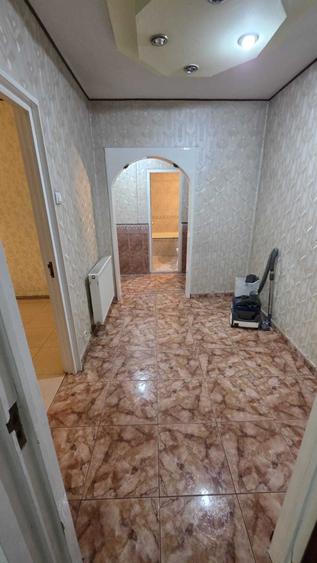Apartament cu 2 camere decomandat în Titan