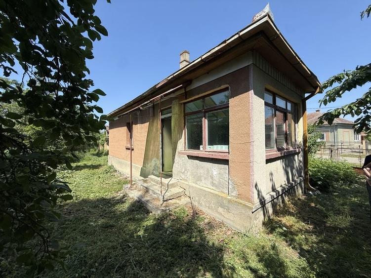 Casă cu 2 camere decomandat în Culciu