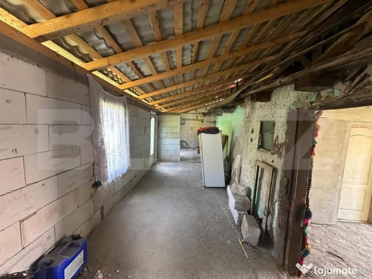 Casă cu 4 camere cu Teren 2200 Mp în Central