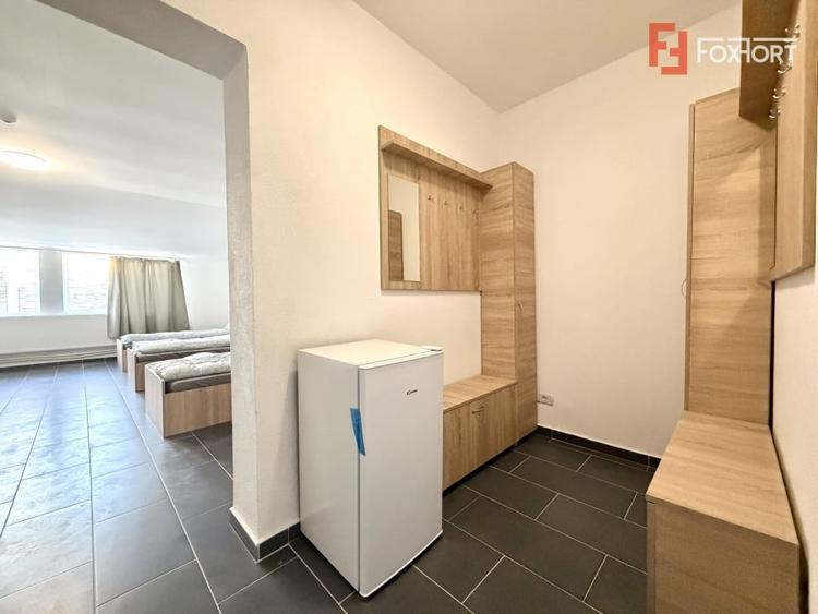 Hotel/Pensiune, de 1,050 mp, în Dumbrăvița