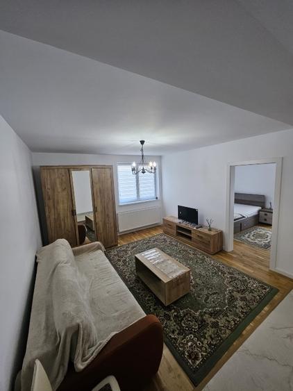 Apartament cu 2 camere semidecomandat în Cetate