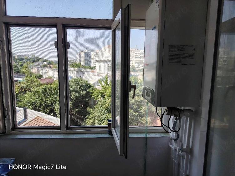Garsonieră decomandată în Piața Nouă