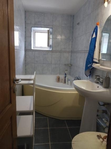 Apartament cu 3 camere decomandat, mobilat în Unirii