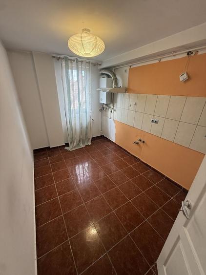 Ofer spre vanzare Apartament 2 camere , Bloc nou , Zona piata mica , Etaj 2 - 6