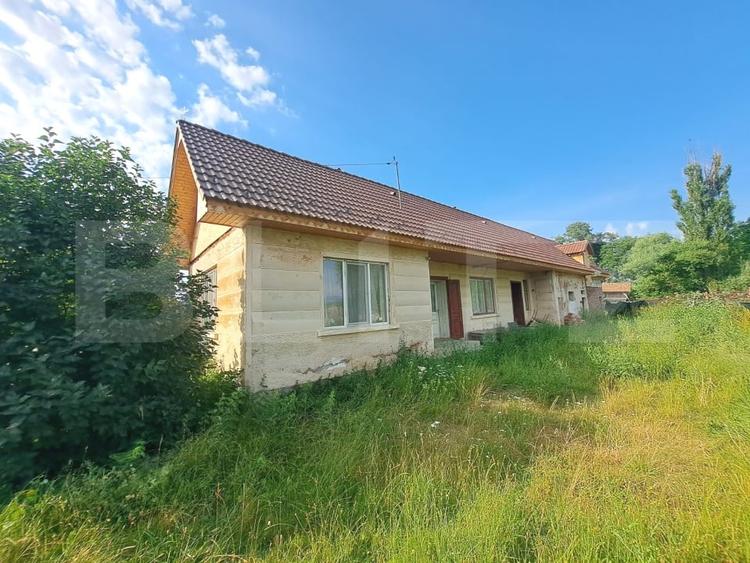 Casă individuală cu 4 camere cu Canalizare în Lunca Calnicului