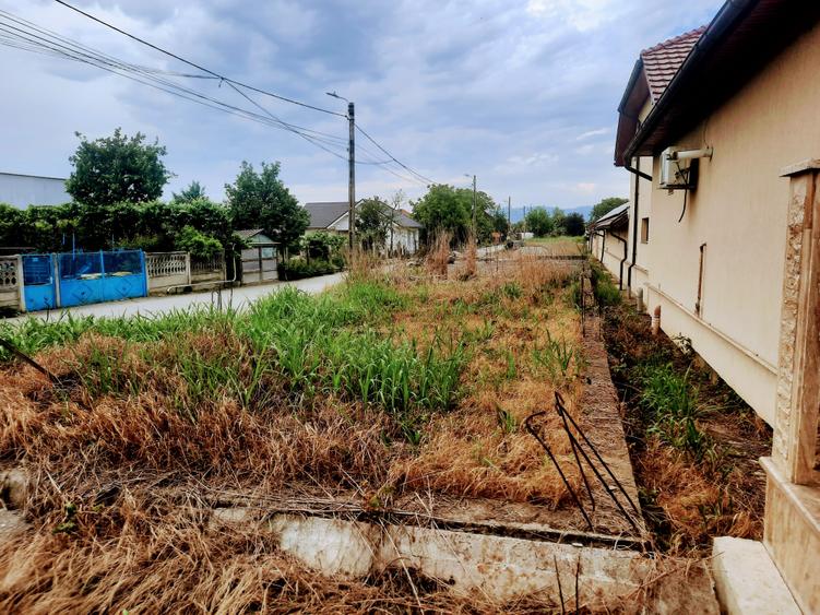 Teren Construcții intravilan de 1450 mp, în Sântuhalm