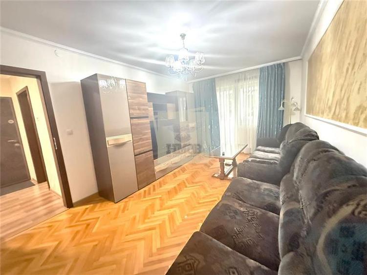Apartament cu 3 camere decomandat, mobilat în Calea Dumbrăvii