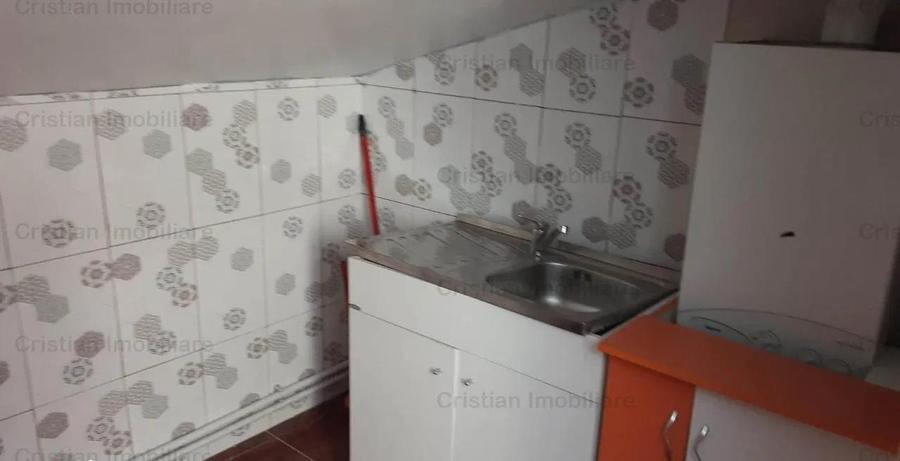 Garsonieră decomandată în Apollo