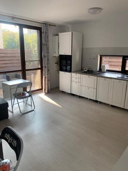 Casă cu 3 camere cu Canalizare în Central