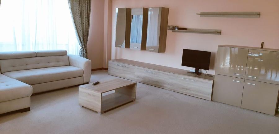 Apartament cu 3 camere decomandat în Exterior Vest