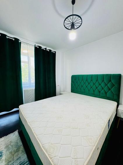 Apartament cu 3 camere semidecomandat în Antiaeriană