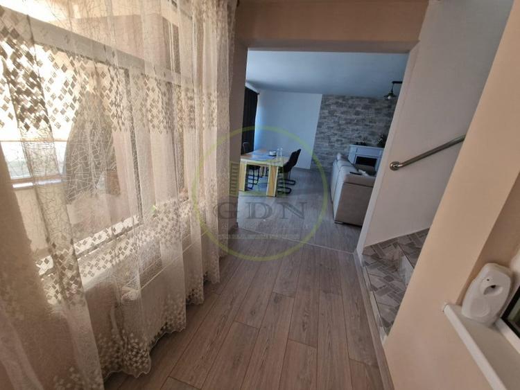 Casă individuală cu 5 camere cu Canalizare în Lăpuș Argeș