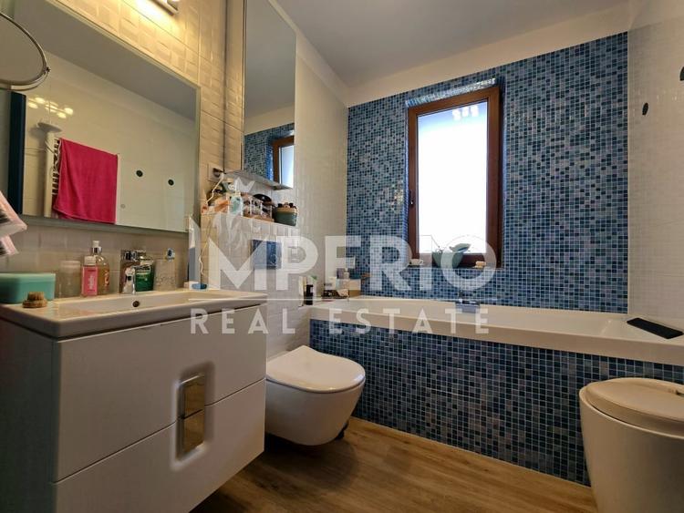 Duplex cu 4 camere cu Canalizare în Europa