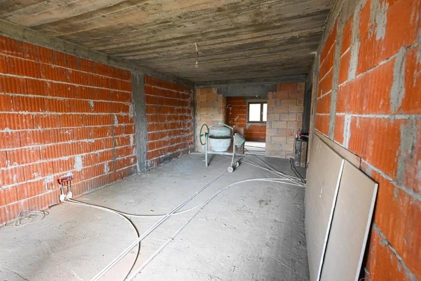 Casă cu 5 camere în Central