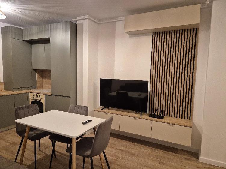 Apartament cu 2 camere semidecomandat în Torontalului