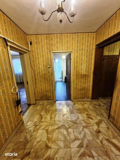 Apartament cu 3 camere decomandat în Grivița