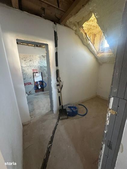 Casă cu 4 camere în Crevedia