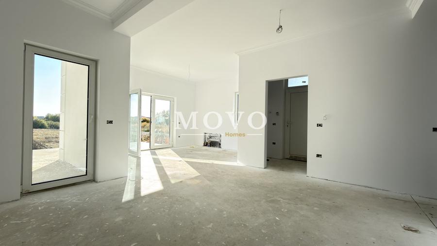 Duplex cu 3 camere cu Canalizare în Moșnița Nouă