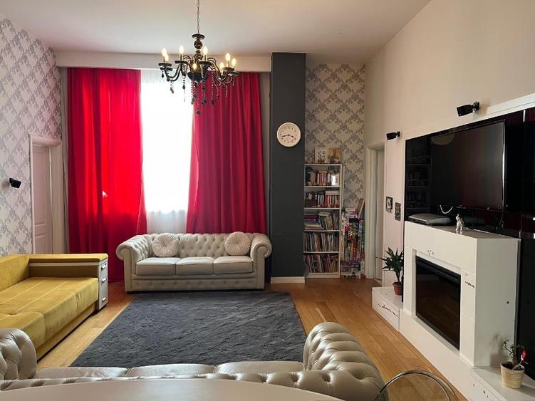 Apartament cu 3 camere semidecomandat, mobilat în Vitan-Bârzești