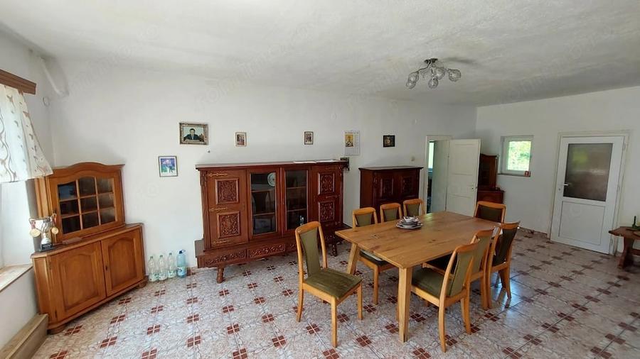 Casă cu 8 camere cu Teren 800 Mp în Central