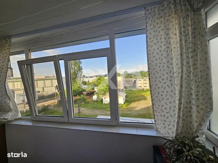 Apartament cu 3 camere decomandat în Est