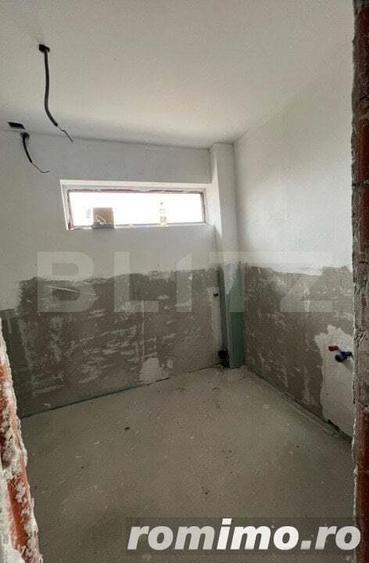 Apartament cu 3 camere semidecomandat în Central
