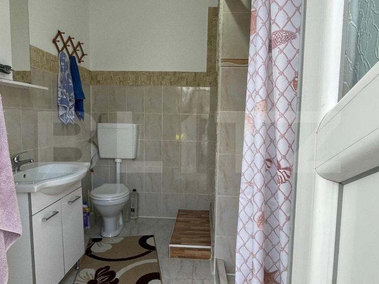 Casă individuală cu 12 camere cu Garaj în Central