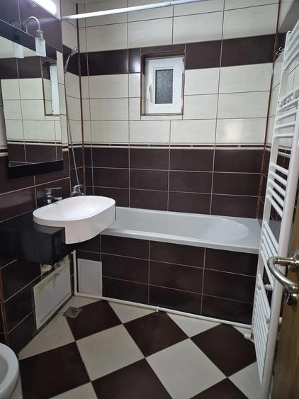 Apartament cu 2 camere semidecomandat în Broșteni