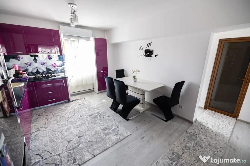 Apartament cu 3 camere decomandat în Central