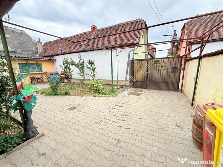 Casă cu 3 camere cu Teren 194 Mp în Lazaret