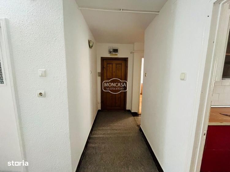 Apartament cu 4 camere decomandat în Central