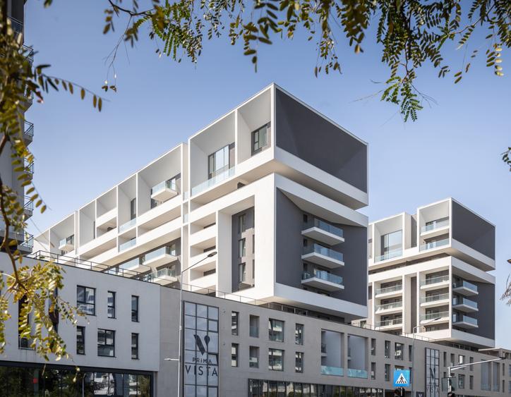 Apartament cu 3 camere decomandat în Aviației