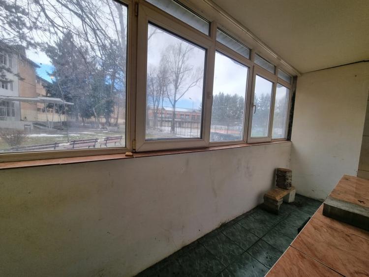 Garsonieră decomandată în 9 Mai