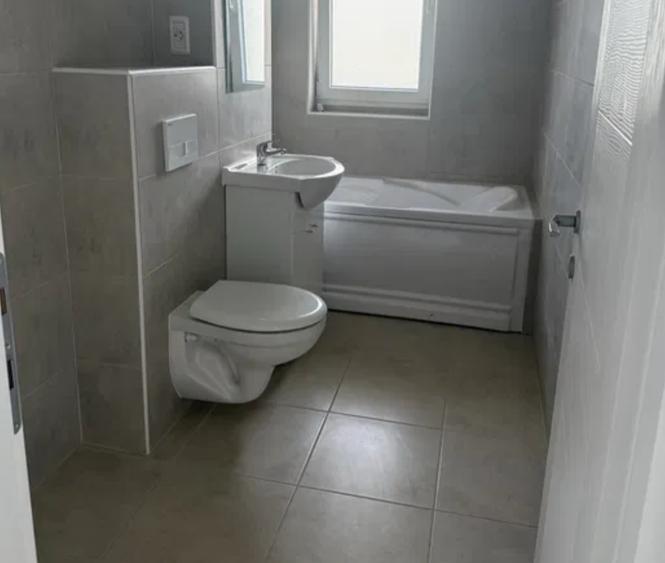 Apartament cu 3 camere decomandat în Sânpetru