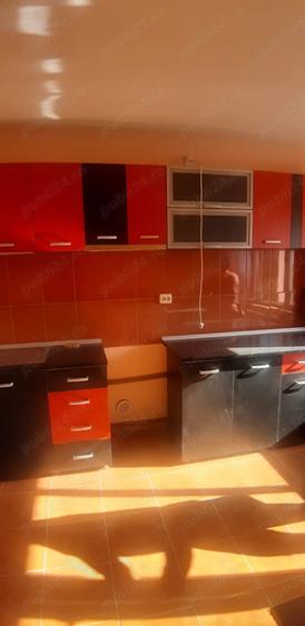 Casă cu 5 camere cu Teren 1000 Mp în Central