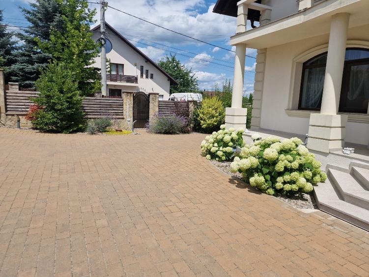 Casă individuală cu 5 camere cu Garaj în Șcheia