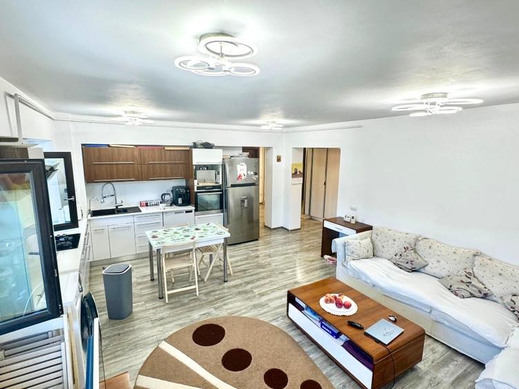 Apartament cu 3 camere decomandat, mobilat în Păcurari