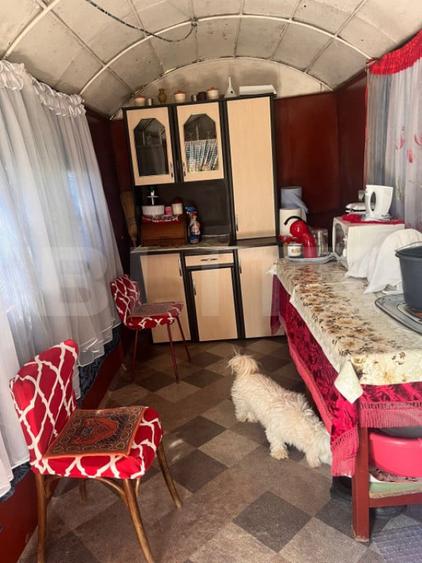 Casă cu 2 camere cu Teren 3548 Mp în Central