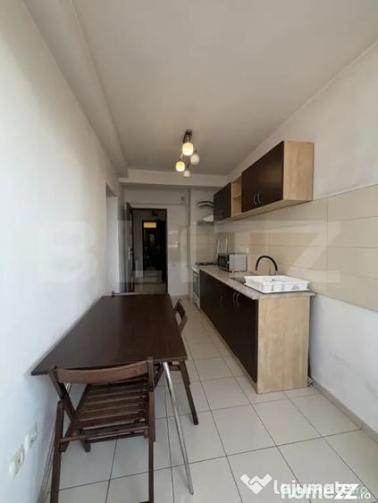 Apartament cu 3 camere semidecomandat în Central