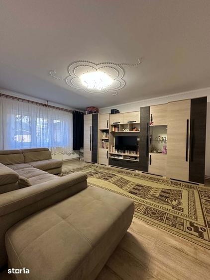 Apartament cu 3 camere decomandat în Micro 17