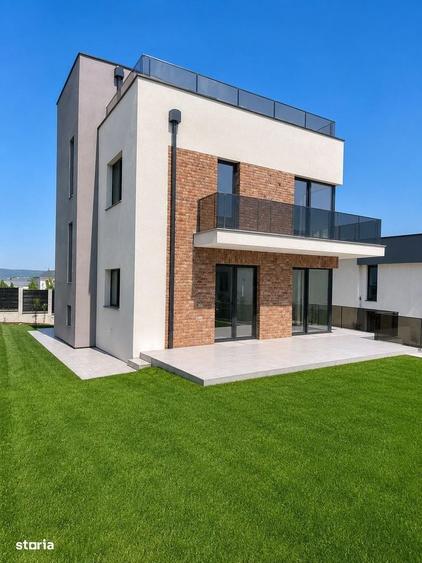 Casă cu 4 camere în Dezmir