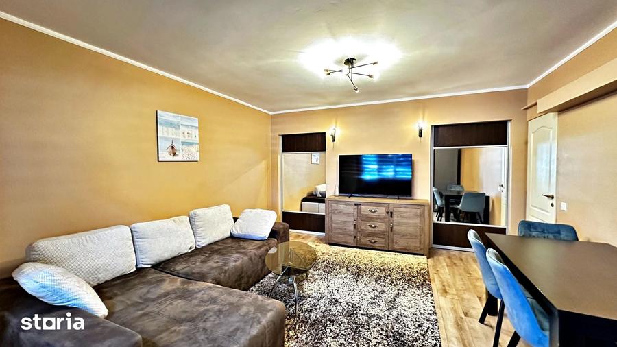 Apartament cu 3 camere decomandat în Far