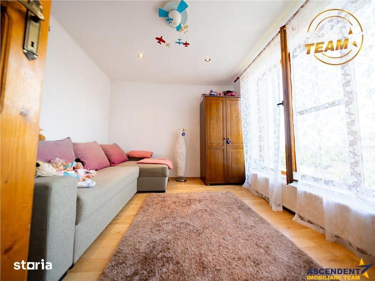 Resedinta si pentru doua familii, 217 mp utili, 6 dormitoare, curte, f - 19