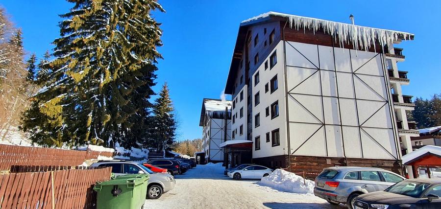 Apartament cu 2 camere semidecomandat, mobilat în Clăbucet