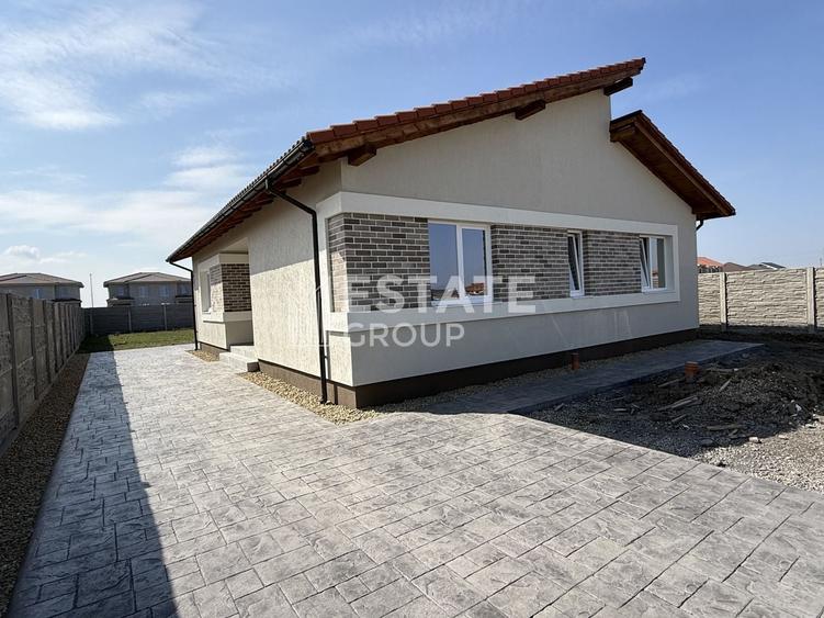 Casă individuală cu 4 camere cu Canalizare în Moșnița Nouă