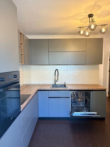 Apartament cu 3 camere semidecomandat, mobilat în Circumvalațiunii