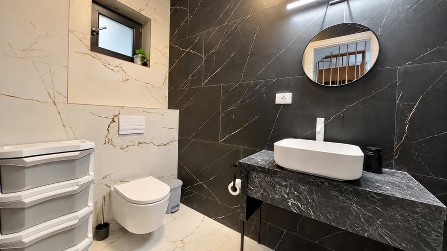 Duplex cu 4 camere cu Canalizare în Nord