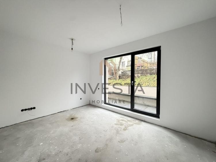 Duplex cu 5 camere cu Canalizare în Andrei Mureșanu