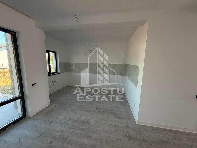 Duplex cu 5 camere cu Canalizare în Becicherecu Mic
