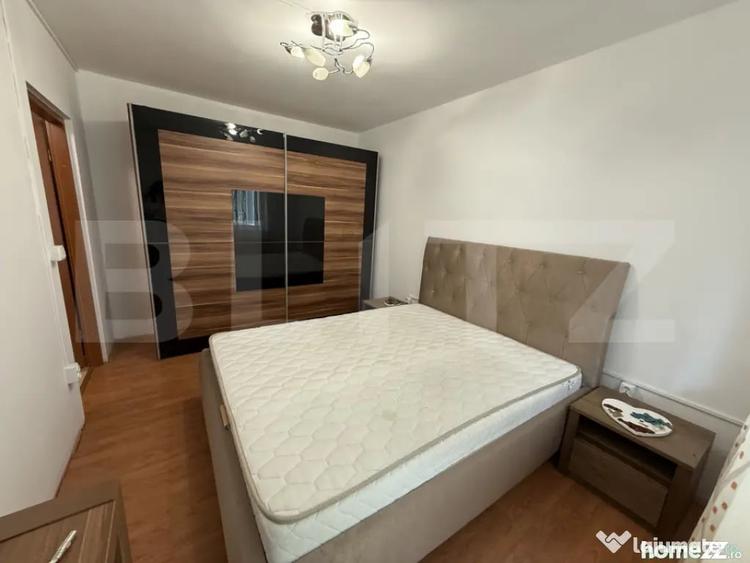 Apartament cu 3 camere semidecomandat în Micro 14